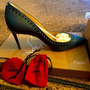 Size 6.5 Christian louboutin